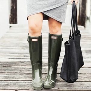 EUC Hunter Tall Refiner Gloss Boots in Hunter Green